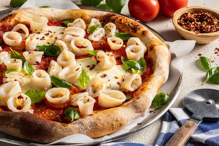 Recipe:&nbsp;Calamari Margherita Pizza