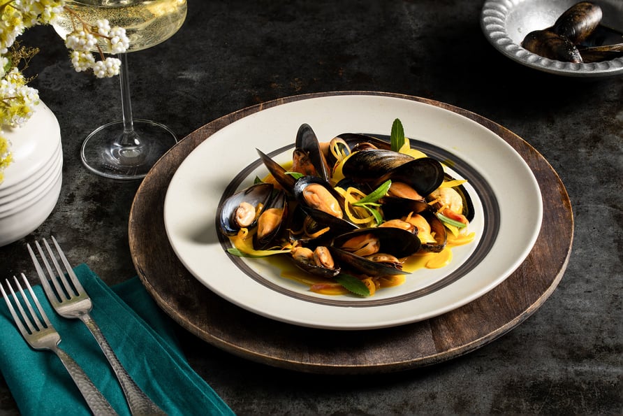 P03B Mussels with Saffron and Citrus-web